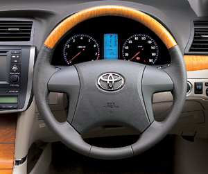 Wood pitch steering wheel (yellow grain)