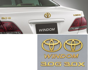Gold emblem (the Toyota symbol [for front] [for rear]) (car name logograph (for rear))(Grademark (for rear))