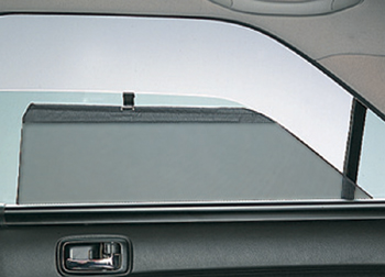 Roll blind (rear doors roll shade)